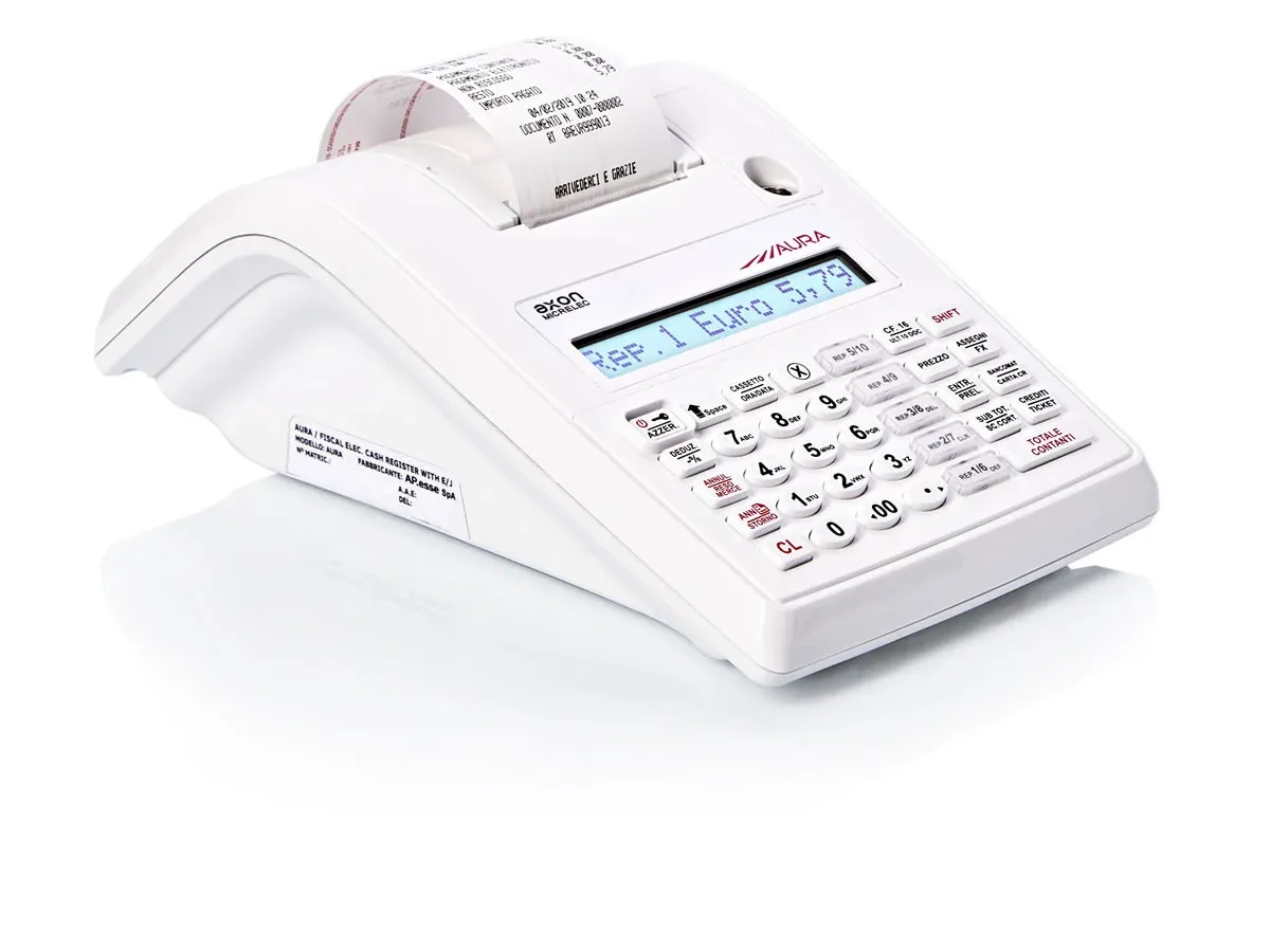Registratore di Cassa Serie Aura RT Axon Micrelec — Vista prospettica del dispositivo in versione bianca con scontrino stampato e display luminoso